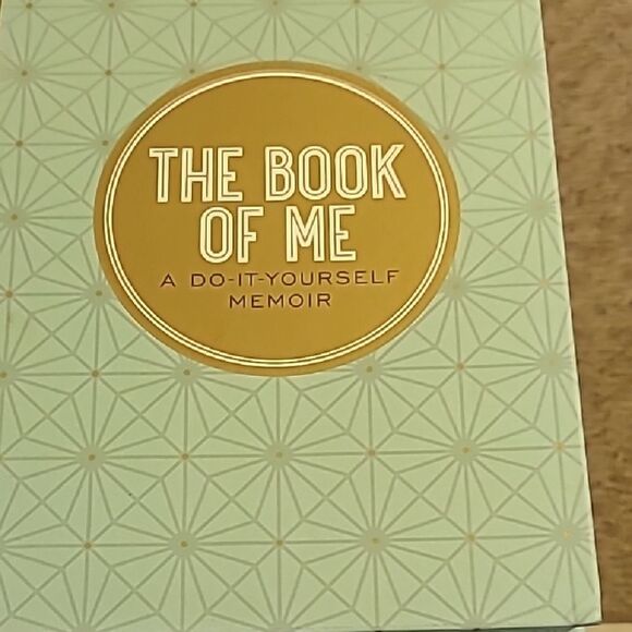 The Book of Me - Do-It-Yourself Memoir - Picture 1 of 5
